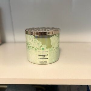 NEW Bath & Body Works Peppermint Hot Chocolate Candle